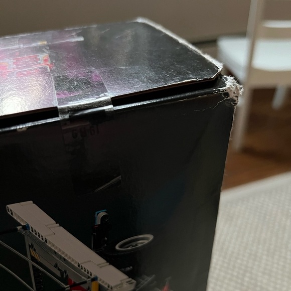 RETIRED LEGO 42098 TECHNIC Car Transporter - Picture 8 of 11